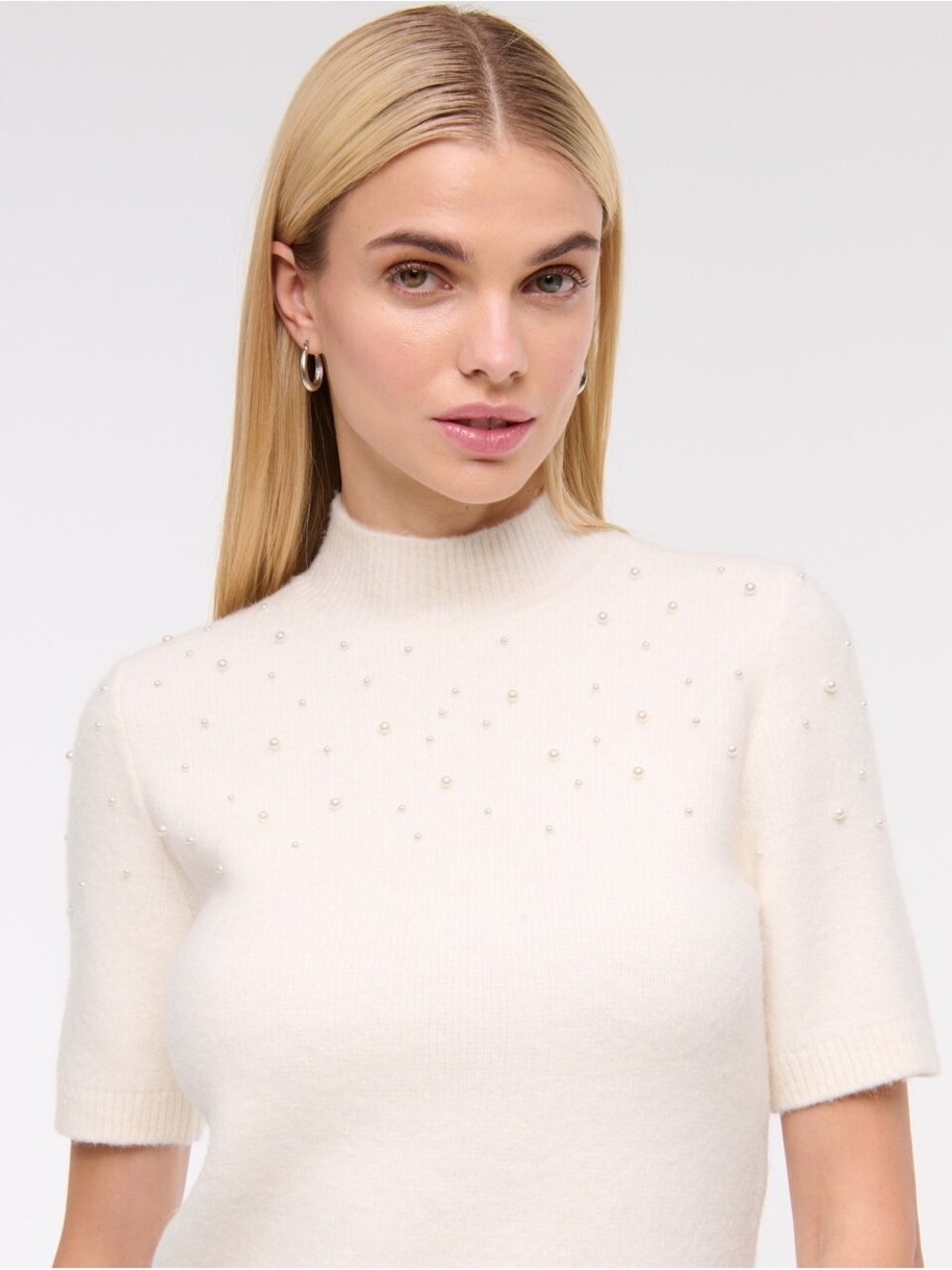 Abercrombie & Fitch Pearl Embellished Mockneck Sweater Tee Cream Size Small
